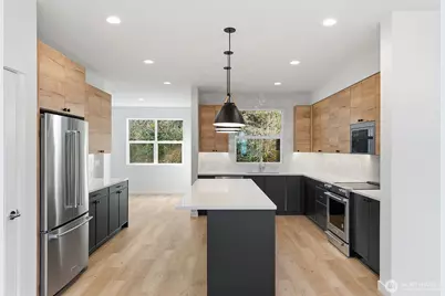 756 NW Holly Street, Issaquah, WA 98027 - Photo 2