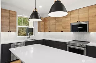756 NW Holly St, Issaquah, WA 98027 - Photo 4