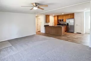 1603 Park Ave, Raymond, WA 98577 - Photo 4