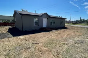 1603 Park Ave, Raymond, WA 98577 - Photo 2