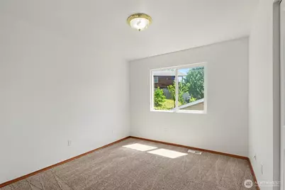 18663 Rainier View Road SE, Monroe, WA 98272 - Photo 14