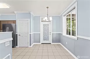 10015 186th Pl E, Puyallup, WA 98375 - Photo 4