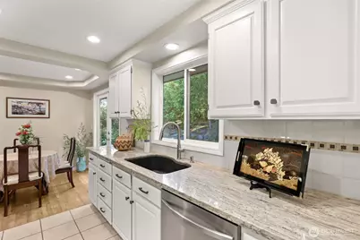 936 165th Avenue SE, Bellevue, WA 98008 - Photo 10