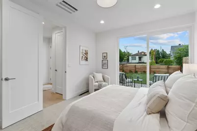 4049 44th Avenue SW, Seattle, WA 98116 - Photo 4