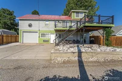 703 Boetzkes Avenue, Manson, WA 98831 - Photo 1