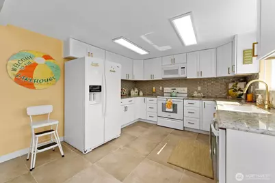 703 Boetzkes Avenue, Manson, WA 98831 - Photo 6