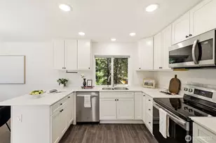 12042 14th Avenue Northeast, Seattle, WA 98125 - Photo 10