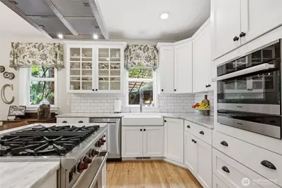 8724 NE Laughing Salmon Lane, Bainbridge Island, WA 98110 - Photo 14