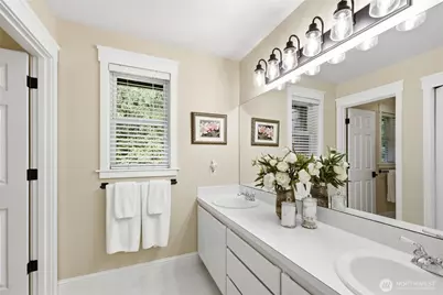 8724 NE Laughing Salmon Lane, Bainbridge Island, WA 98110 - Photo 26