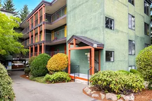 712 N 143rd St, Seattle, WA 98133 - Photo 2