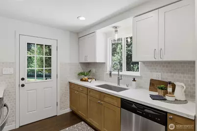 7524 Maltby Road, Woodinville, WA 98072 - Photo 10