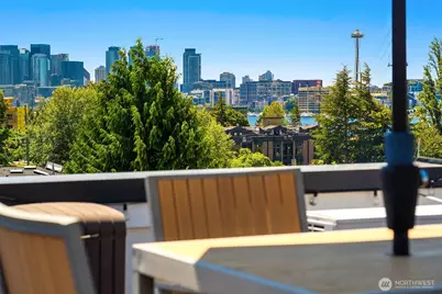 2723 Yale Terrace Avenue E, Seattle, WA 98102 - Photo 20