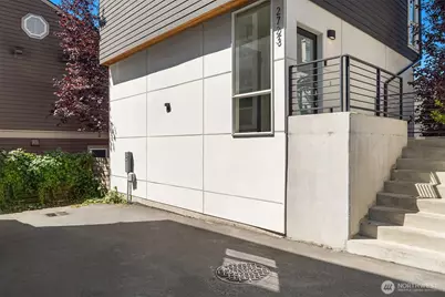 2723 Yale Terrace Avenue E, Seattle, WA 98102 - Photo 34