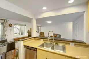 8240 126th Ave NE, Kirkland, WA 98033 - Photo 10