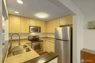 8240 126th Ave NE, Kirkland, WA 98033 - Photo 8