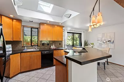 22202 Meridian Avenue S, Bothell, WA 98021 - Photo 10