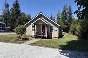 591 Maple St, Hamilton, WA 98255 - Photo 2