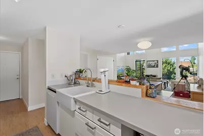 3717 Beach Drive SW #303, Seattle, WA 98116 - Photo 4