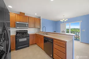 5210 S 3rd Ave, Everett, WA 98201 - Photo 2