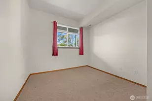 5210 S 3rd Ave, Everett, WA 98201 - Photo 10