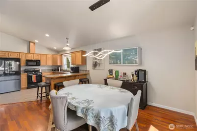 2611 10th Street SW, Puyallup, WA 98373 - Photo 12