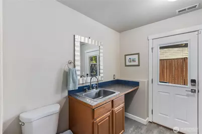 2611 10th Street SW, Puyallup, WA 98373 - Photo 32