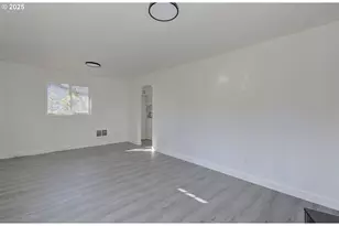 105 Redpath St, Kelso, WA 98675 - Photo 6