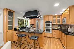 10527 SE 27th St, Beaux Arts Village, WA 98004 - Photo 10