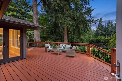 10527 SE 27th Street, Beaux Arts Village, WA 98004 - Photo 28