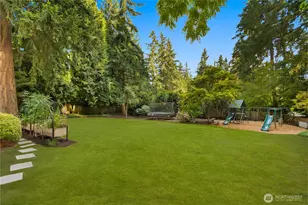 10527 SE 27th St, Beaux Arts Village, WA 98004 - Photo 30
