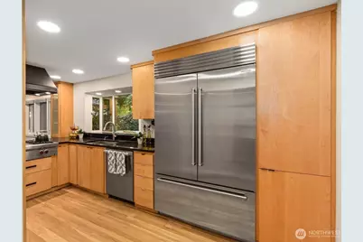 10527 SE 27th Street, Beaux Arts Village, WA 98004 - Photo 12