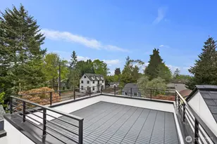 9024 Corliss Ave N, Seattle, WA 98103 - Photo 30