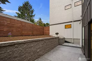 9024 Corliss Ave N, Seattle, WA 98103 - Photo 24