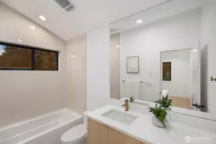 9024 Corliss Ave N, Seattle, WA 98103 - Photo 20