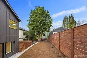 9024 Corliss Ave N, Seattle, WA 98103 - Photo 26