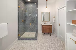 738 N 73rd St, Seattle, WA 98103 - Photo 14