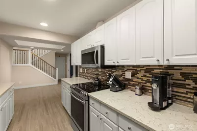14226 NE 2nd Place #65, Bellevue, WA 98007 - Photo 10