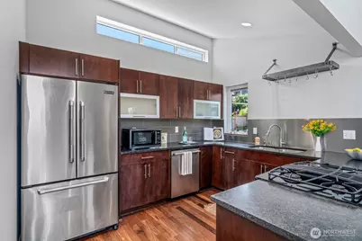 3028 SW Avalon Way #B, Seattle, WA 98126 - Photo 14