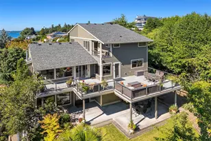 5601 Bradford St, Seattle, WA 98116 - Photo 1