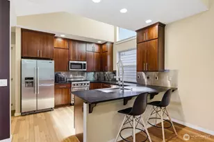 3046 SW Manning St, Seattle, WA 98126 - Photo 8