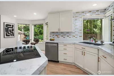 4020 262nd Place SE, Sammamish, WA 98029 - Photo 14