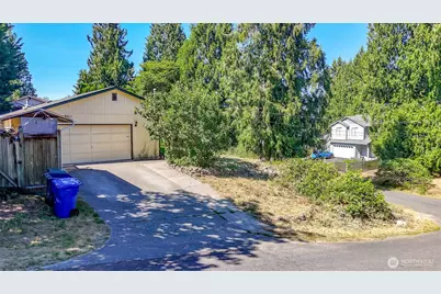 9311 203rd Avenue E, Bonney Lake, WA 98391 - Photo 32