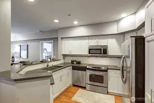 925 110th Ave NE, Bellevue, WA 98004 - Photo 6