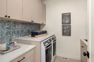 10223 NE 24th St, Bellevue, WA 98004 - Photo 28