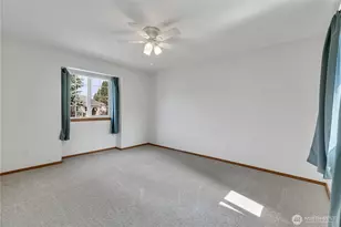 1925 19th St SE, Puyallup, WA 98372 - Photo 30