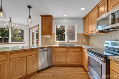 1925 19th Street SE, Puyallup, WA 98372 - Photo 10