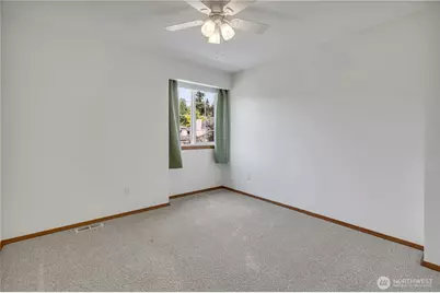 1925 19th Street SE, Puyallup, WA 98372 - Photo 28