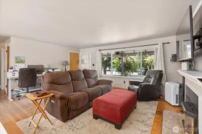 9207 Meadow Way, Everett, WA 98208 - Photo 6