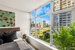 588 Bell St, Seattle, WA 98121 - Photo 2