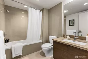 588 Bell St, Seattle, WA 98121 - Photo 10